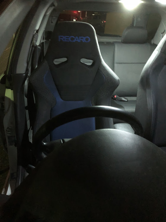 インプレッサ スポーツワゴンのインプレッサWRX・シート交換・レカロシート交換・RECARO・インプレッサに関するカスタム事例の投稿画像4枚目