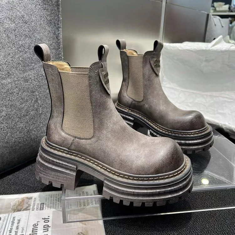 Title 6, Britische Retro Damen Stiefel mit klobigem Absa...
