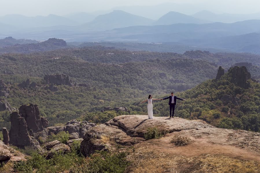 Fotógrafo de casamento Alexandra Voinicu (alexandravoinicu). Foto de 17 de março 2021