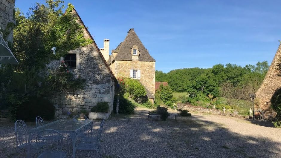 Vente maison 25 pièces  à Saint-Cyprien (24220), 1 500 000 €