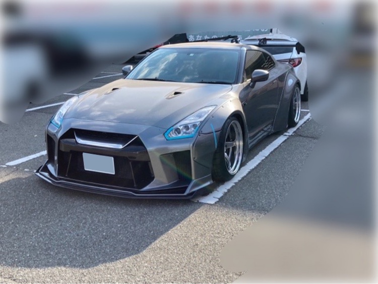 NISSAN GT-Rの12月もよろしくお願いします・KUHLRACING・エアロ交換・R35・ディフューザー加工に関するカスタム事例の投稿画像8枚目