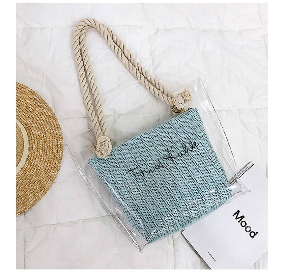Sac à main d'épaule en paille transparent, tendance. Un accessoire de mode idéal pour l'été, léger, pratique et élégant.