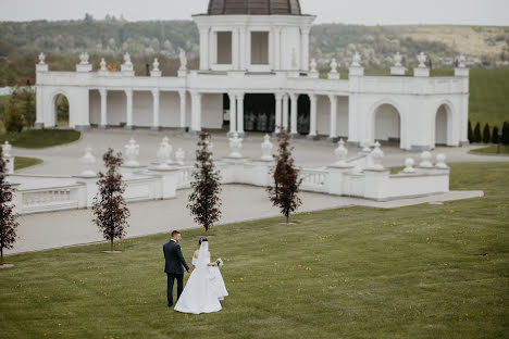 Wedding photographer Roksolyana Miron (lyanausyamyron). Photo of 13 October 2022