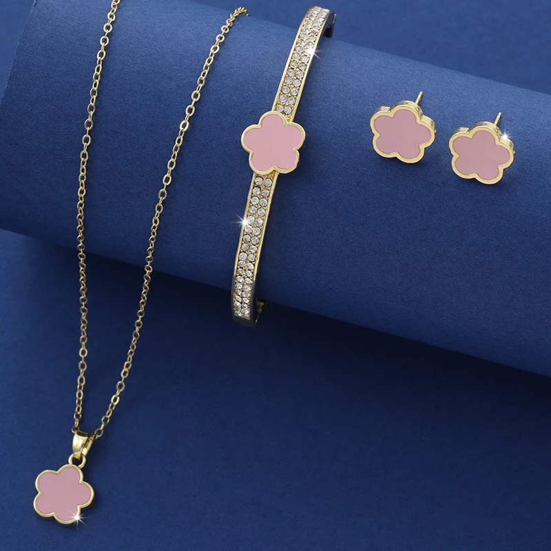 Title 4, Lucky Five Petal Flower Driedelige Ornament Set...