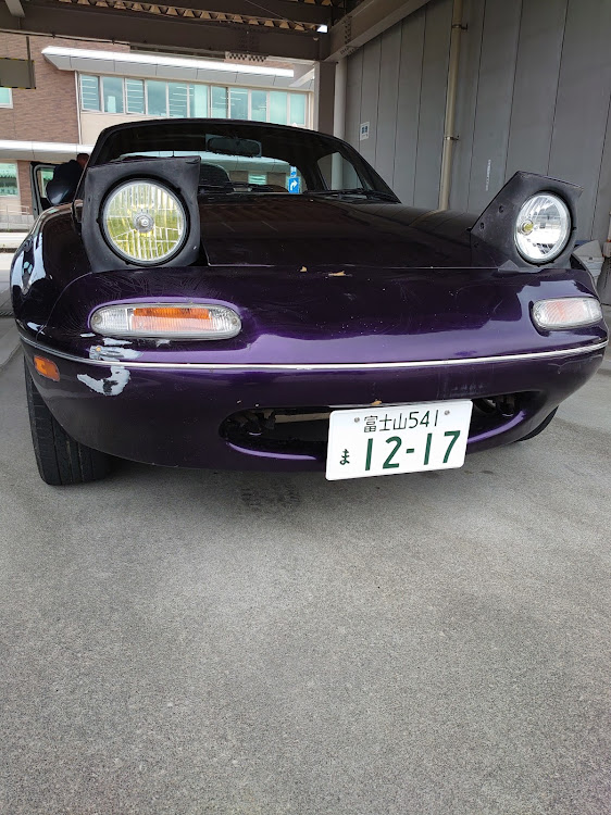 ロードスターの納車しました。・車検上がり・初めてのリトラ・初めての車高短・今までとは真逆に関するカスタム事例の投稿画像2枚目