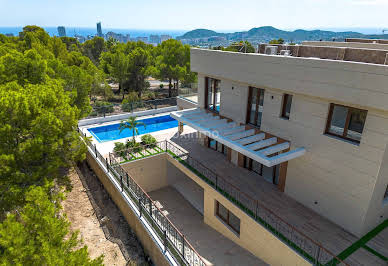 Villa avec piscine et terrasse 4