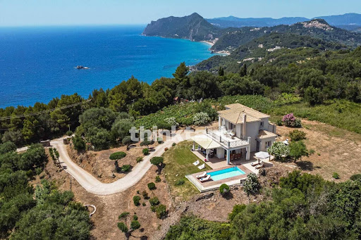 Villa avec jardin et terrasse 3