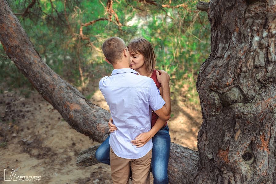 Fotógrafo de casamento Anastasiya Lupshenyuk (laartstudio). Foto de 26 de setembro 2018