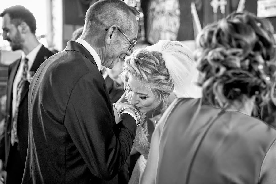 Fotógrafo de casamento Magdalena Gheonea (magdagheonea). Foto de 17 de março 2023