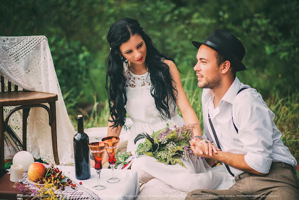 Wedding photographer Evgeniya Zayceva (janechka). Photo of 12 August 2015