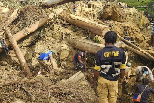 Najmanje 2.000 mrtvih u klizištu na Papui Novoj Gvineji