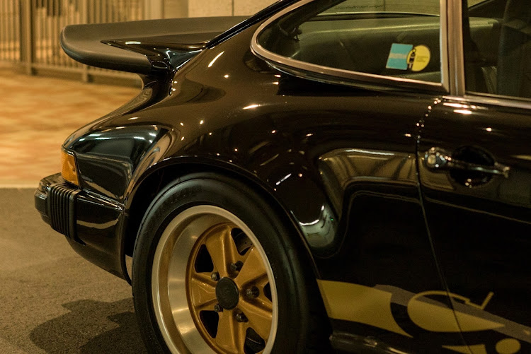 930カレラのポルシェ911・磨き&コーティング・ステアリングに関するカスタム事例の投稿画像5枚目
