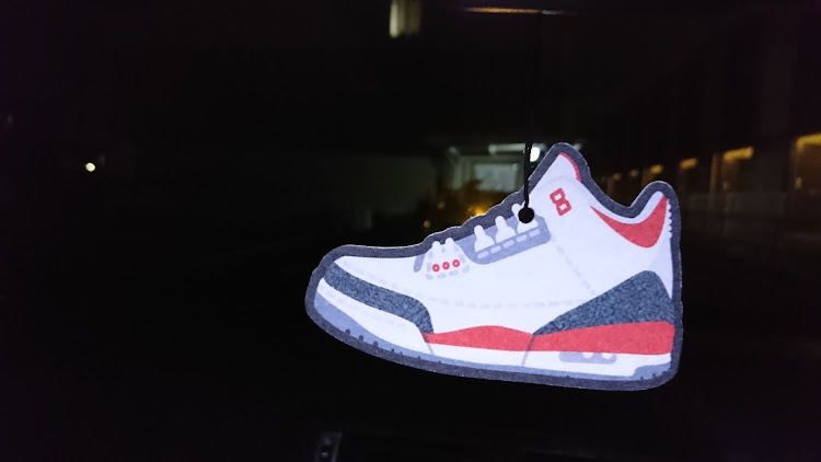 ISのAIR MAX・車関係ない投稿←に関するカスタム事例の投稿画像1枚目