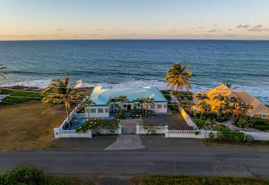 House with pool 2