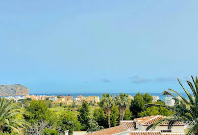 Villa avec piscine et terrasse 2