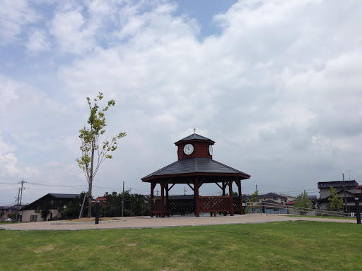 堀川町朝菜町公園あずまや