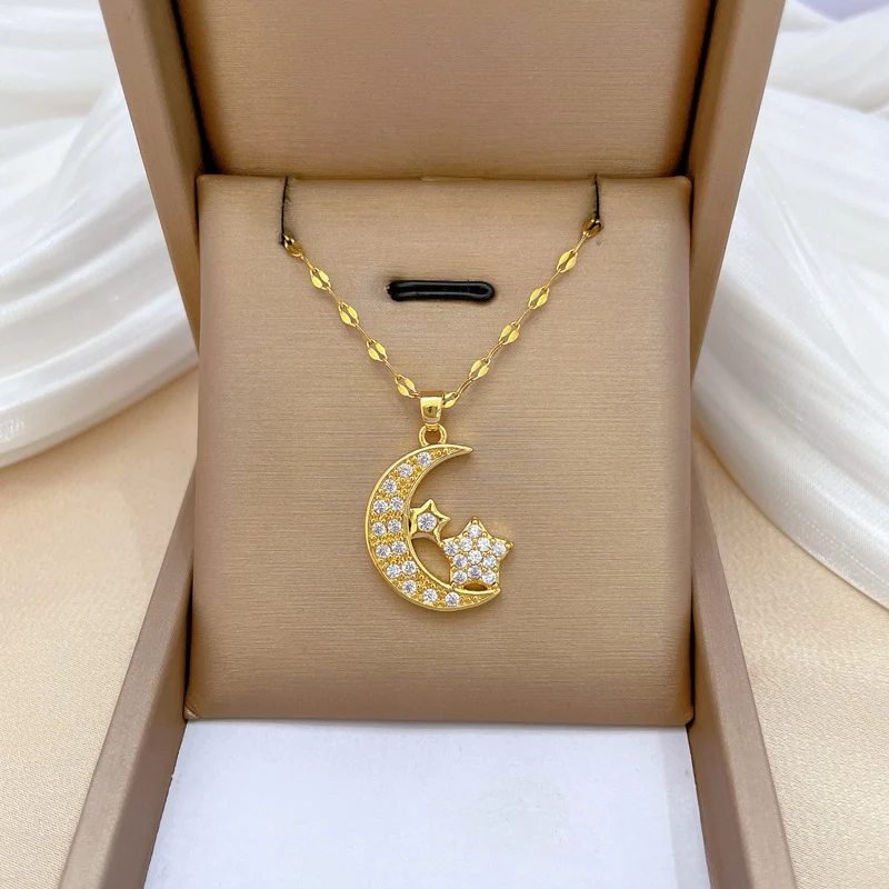 Šuplja Zirkon leptir ljubav mesec ogrlica, prelepi komad nakita za žene, savršen za izražavanje ljubavi i elegancije svakodnevno.