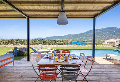 Propriété avec piscine en bord de mer 4