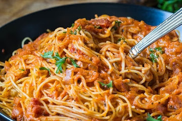 Spicy Tomato Cream Pasta