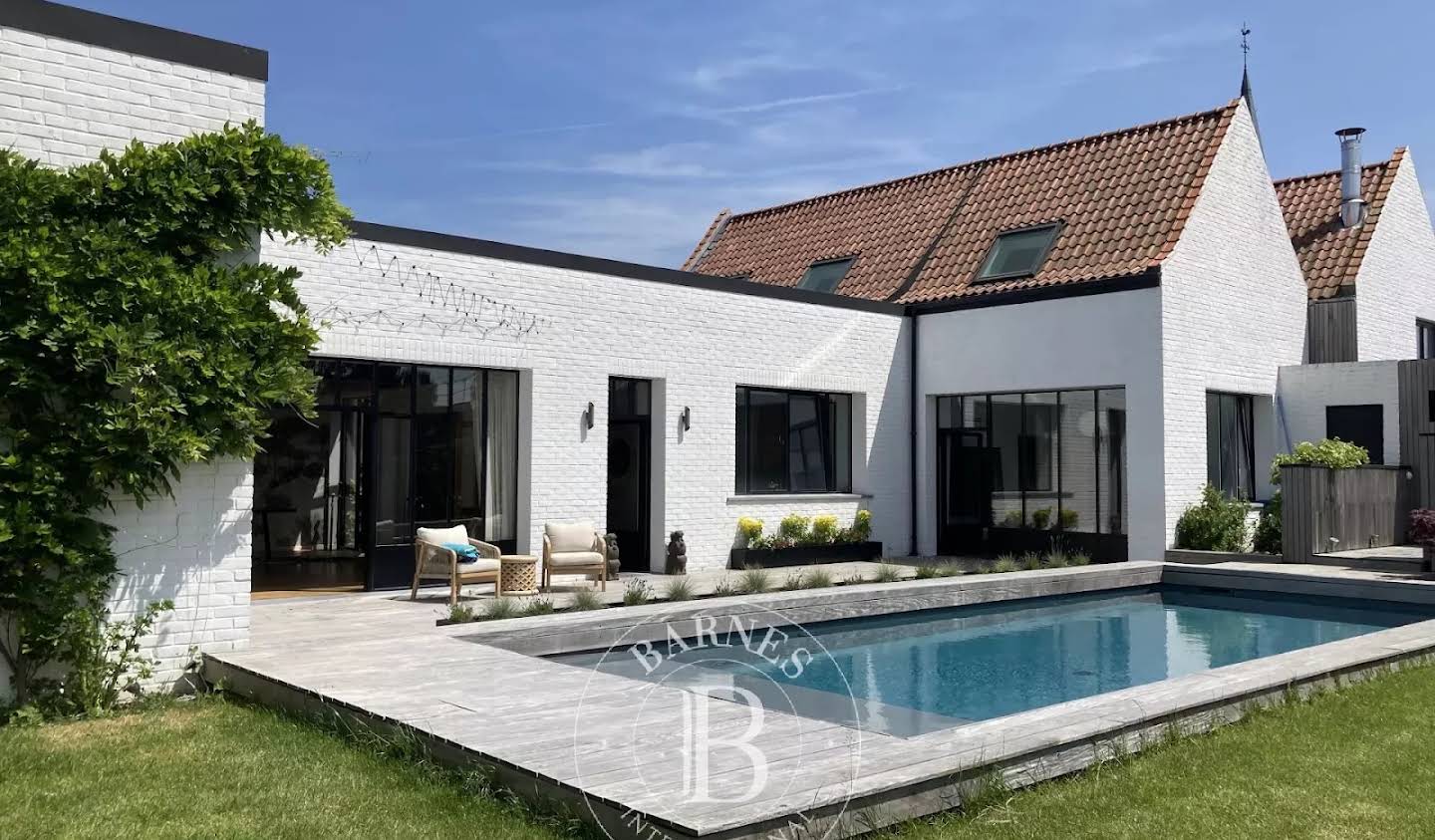 House with pool and garden Bourghelles