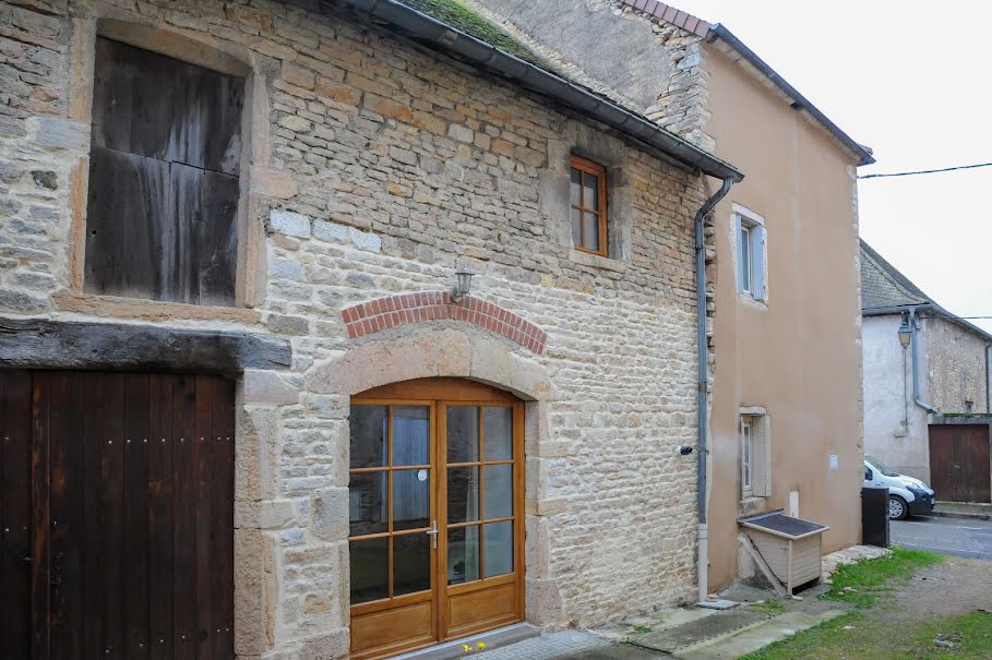 Vente maison 7 pièces 186 m² à Saint-Gengoux-le-National (71460), 199 000 €