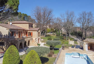 House with pool and garden 8