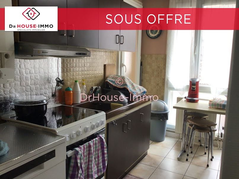 Vente appartement 4 pièces 70 m² à Saint-Etienne (42000), 80 000 €