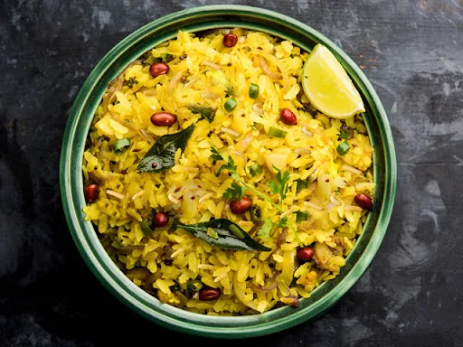 Indori Poha (Khatta Meetha)