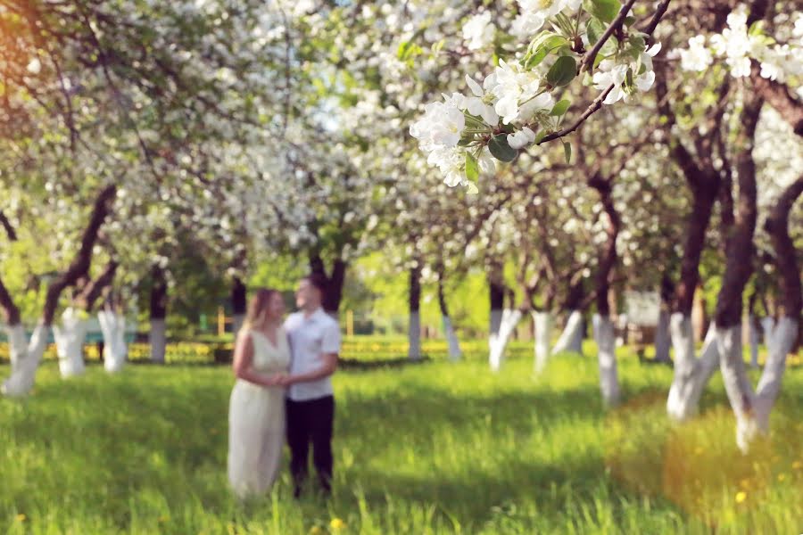 Wedding photographer Alesya Spiridonova (svadebnayapora). Photo of 17 May 2016