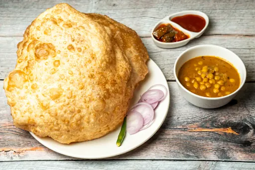 Chole Bhature [2 Bhature]