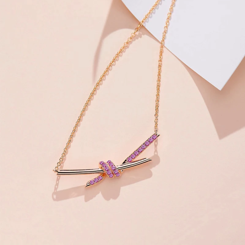 Title 5, Collier Diamond Bends And Hitches 18K Or Rose C...