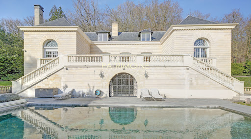 House with pool and terrace 3