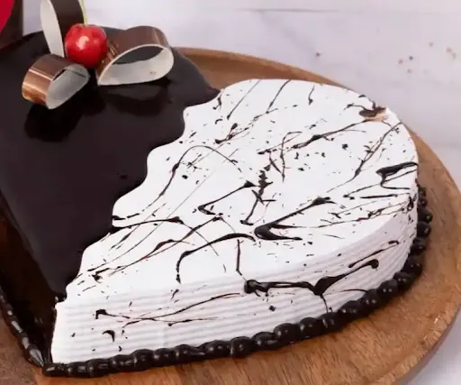 Chocolate Vanilla Heart Cake