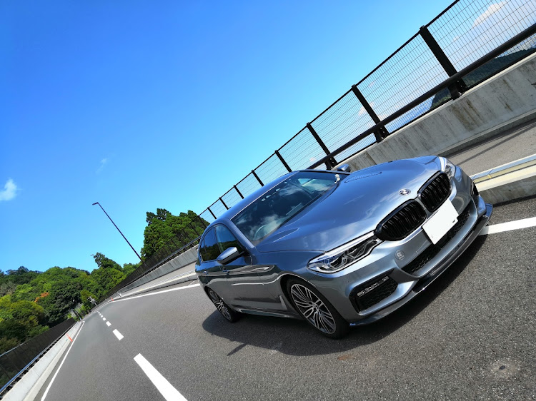 5シリーズ セダンのBMW G30・リアディフューザー・bmw5シリーズ・鈴鹿スカイラインに関するカスタム事例の投稿画像3枚目