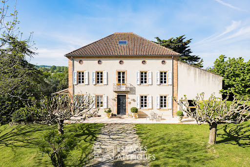 House with pool and garden 1