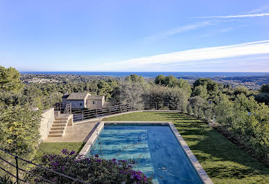 Villa avec piscine et terrasse 3