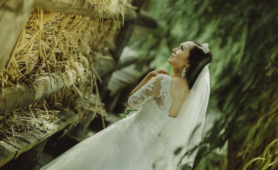 Fotografo di matrimoni Erik Berikov (berikov). Foto del 17 aprile 2017