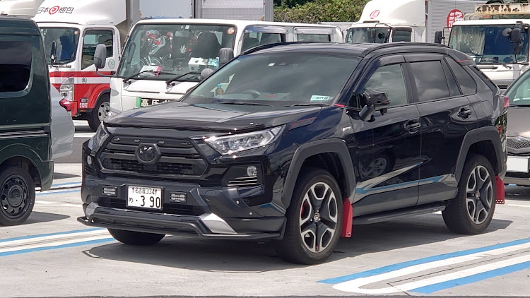 RAV4のたくさんのいいねに感謝・RAV4乗りさんと繋がりたい・ドライブ・ライブに関するカスタム事例の投稿画像1枚目