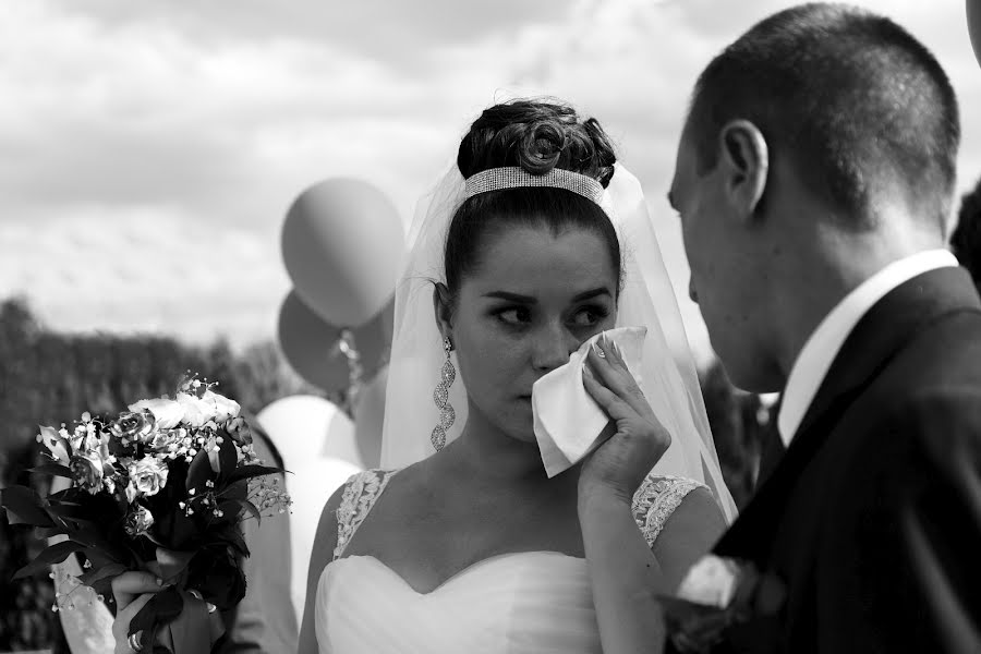 Fotógrafo de casamento Arina Borodina (aren09). Foto de 15 de março 2019