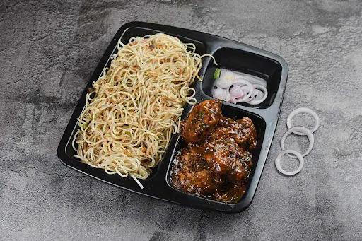 Chowmein With Chilly Chicken Combo(2 Pcs)