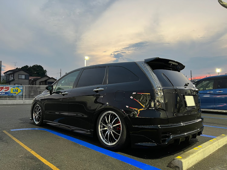 ストリームのウイング取付・洗車した！・好みに近づいた・熱中症に気をつけて!!に関するカスタム事例の投稿画像1枚目