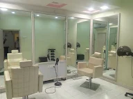 De Charms Saloon & Hair Studio photo 1