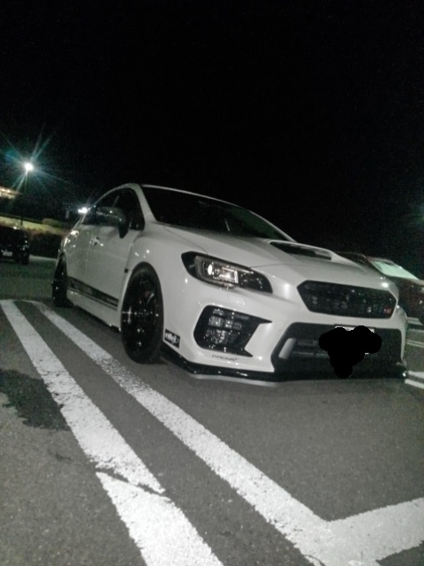 WRX STIの萌木の村MT・ピ、ピンクのエロいエンジンルームの画像無い‼️に関するカスタム事例の投稿画像3枚目