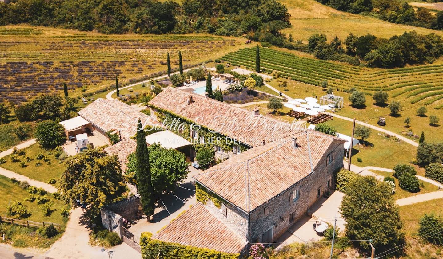 Property with pool Uzès