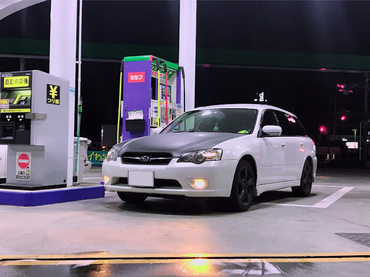 レガシィツーリングワゴンのレガシィツーリングワゴン・レガシィ・SUBARU・ガソリンスタンドは盛れるに関するカスタム事例の投稿画像1枚目