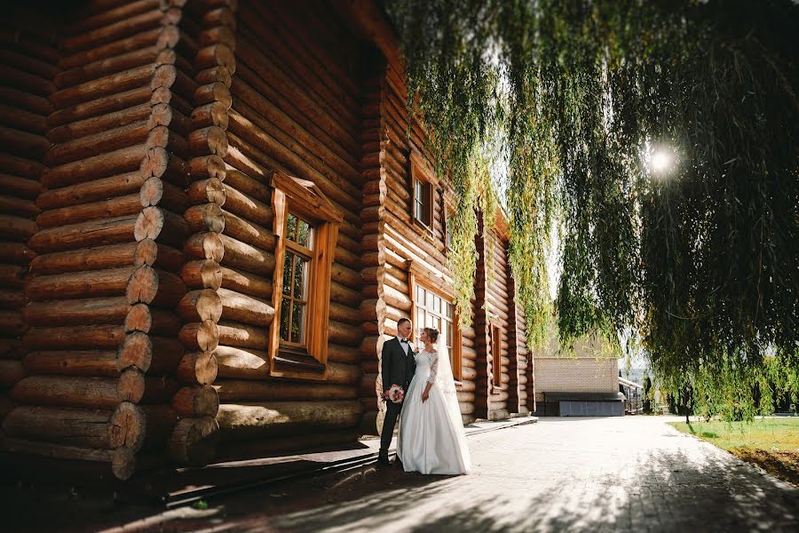 Bröllopsfotograf Viktor Ilyukhin (vitayr). Foto av 6 oktober 2019