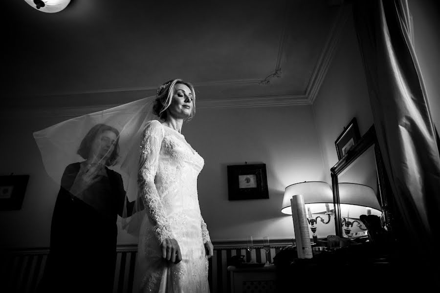 Fotografo di matrimoni Eugenio Luti (luti). Foto del 12 febbraio 2016