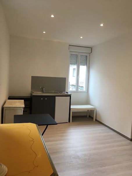 Location meublée appartement 1 pièce 20.74 m² à Peymeinade (06530), 530 €