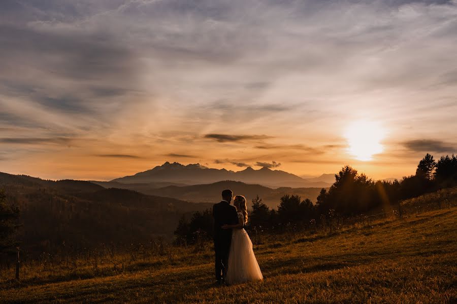 Fotografo di matrimoni Radoslaw Ledwożyw (radofotografia). Foto del 16 dicembre 2022