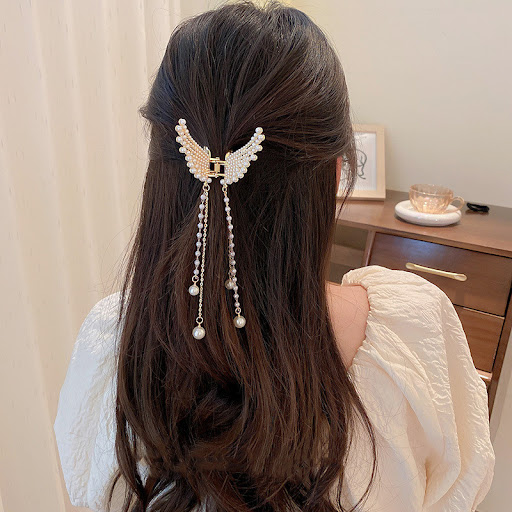Title 2, Sensual Chain Fringed Shark Clip Fashionable Te...